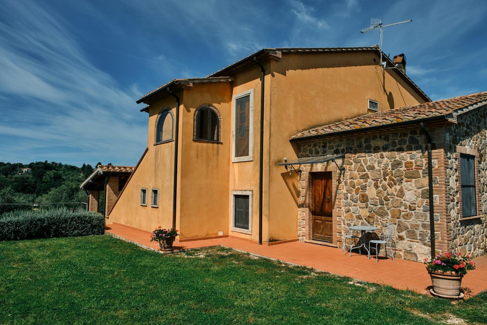 8380 Agriturismo Il Saragiolo Manciano Exterior photo