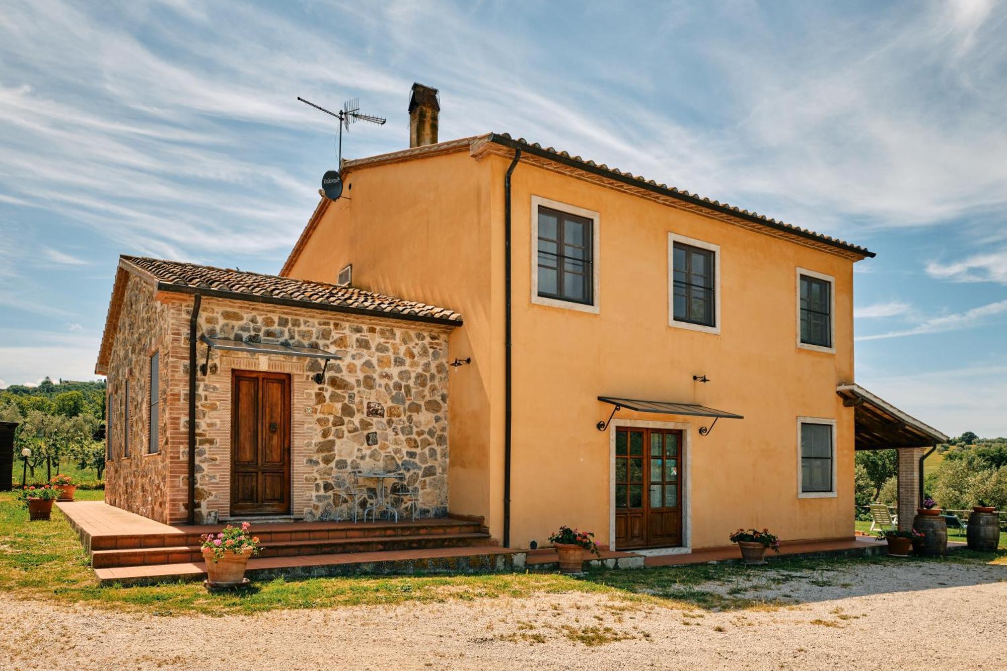 8380 Agriturismo Il Saragiolo Manciano Exterior photo